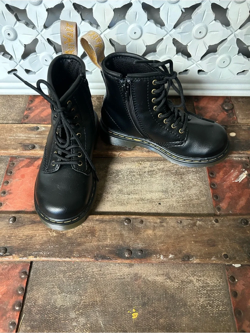 Dr. Martens Kids Black Vegan Leather Lace Up Combat Boots Side Zip US 9‎